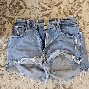 Abercrombie & Fitch size 26 / 2 curve love the mom short high rise denim